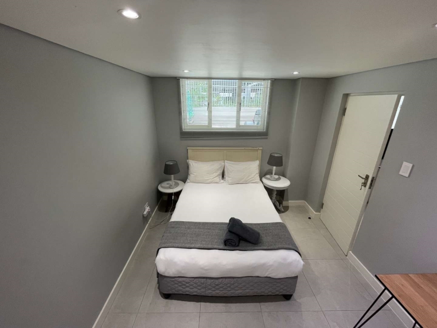 1 Bedroom Property for Sale in Sea Point Western Cape